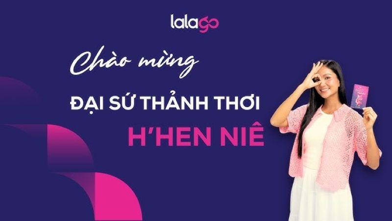 ahhen-nie-up-mo-qua-khung